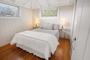 Fun and Chic Southampton Waterfront Cottage - Image 5