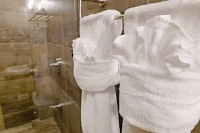 Louis' Apartments - Image 4