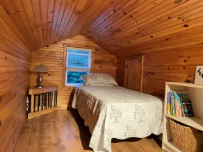 Charming Cottage with guest Cabin, hot tub and RV hook up - Image 4