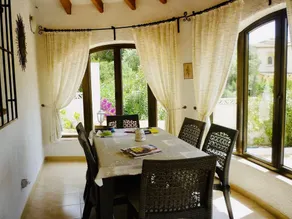 Ruhige Villa, Swimmingpool, Klimaanlage, WLAN, 3 Schlafzimmer für 6 ruhige Personen - Image 4