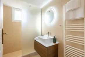 Aelia Guesthouse - Private Garden Retreat - Image 3