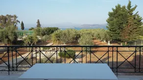 Luxury beach-front Villa - Image 3