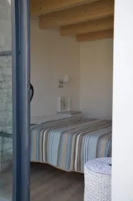 Gammel vingård totalrenoveret i lukket have - Image 5