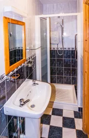 Waterfront Self Catering Houses - Image 3