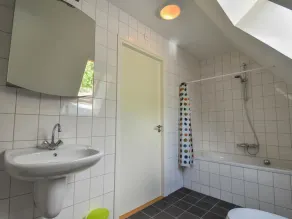 Holiday home with private pool and views - Image 2
