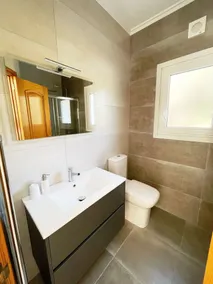Moderne familienfreundliche Villa in einer natürlichen Waldumgebung - Image 5