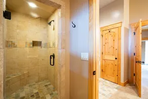 Hillside Mountain Creek Haven home - Image 4