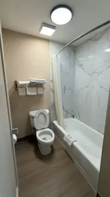 Town Inn - Image 3