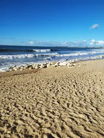 Ocean side, the beach on foot - Image 4