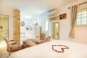 Farmers Suites VIP - Image 5