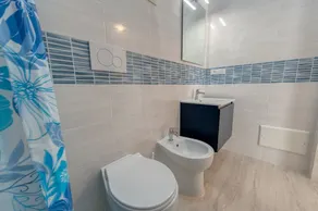 Casa Vacanze 'Anghelos - Piromafu' con Terrazza in Comune, Aria Condizionata, giardino con barbecue. - Image 2