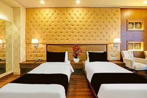 Deluxe With Twin Bed Sitabuldi Station - Image 2