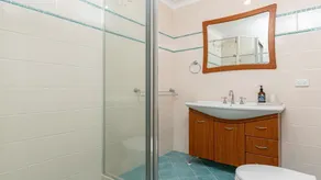 Enjoy this relaxed hamptons inspired coastal getaway located in the heart of Tuncurry village. - Image 3