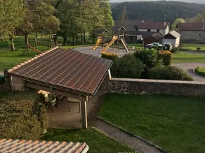 Charming Ground-Floor Cottage with Walled Courtyard in Scenic Hiking Area - Image 5
