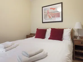 2 bedroom accommodation in Newcomen Road & Southtown - Image 4