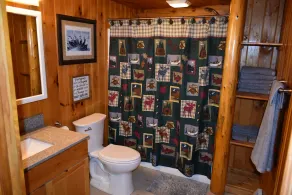Privacy Galore at the Little Pine Loj.   - Image 3