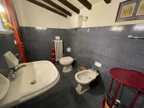 Detached cottage with pool - Image 4