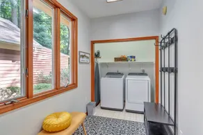 5 BR Wintergreen House w/ Game Room, 75” TV, Ping Pong, Foosball, Wet Bar & Deck - Image 3