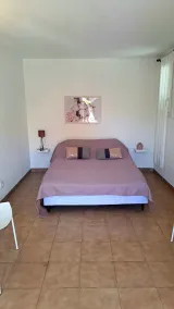Charmante maison climatisée à 5 min à pieds de la mer - Image 4