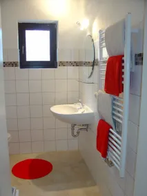 Apartamento luminoso, familiar em um local tranquilo, perto da praia, 4 pessoas - Image 4
