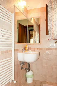 Bellissimo appartamento per 4 persone con WIFI, piscina, TV, terrazza e animali ammessi - Image 2