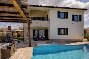 Nouvelle villa avec piscine, jardin avec oliviers, barbecue et belle vue sur la mer - Image 5