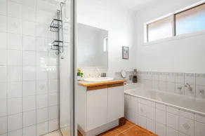 Comfortable Family Stay in Caroline Springs - Image 4