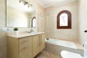 Maison avec piscine chauffée, pour 6, Climatisation/Wifi, jardin, près de la mer - Image 3