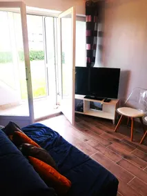 Close to amenities with good exposure - Image 5