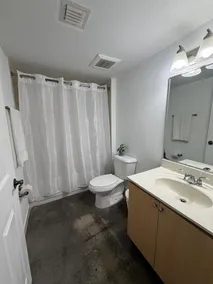 triangle suite III - Image 2