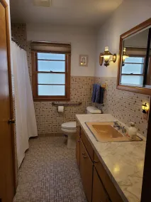 Three Bedroom Ranch on the Lake w/ Firepit - Image 3