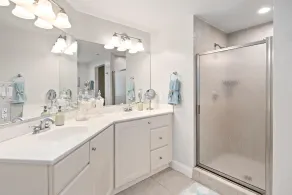 Beach Chic Mid-town Condo, 1 Block from Ocean, Rooftop Pool, Elevator, Wi-Fi - Image 3