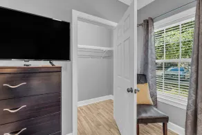 Elegant 3-bedroom condo with 2 King beds/2 twins close to OWA/Foley Sports Plex. - Image 3