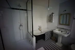 Family home in Normandy - Image 3