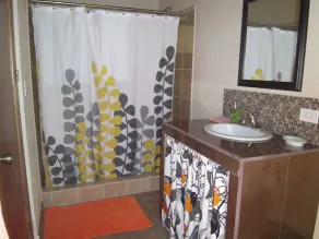 Spacious family friendly home centrally located in the heart of Manuel Antonio - Image 2