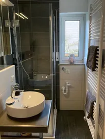 Bright vacation apartment (50 sqm) with newly renovated south-facing balcony for up to 4 people - Image 3