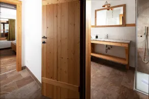 Lejlighed nr. 5, 1-5 personer, 73 kvm, bad / toilet + ekstra toilet, terrasse, tv, W-LAN, 2 soveværelser, 2 ekstra senge, tilstødende hus - Image 3