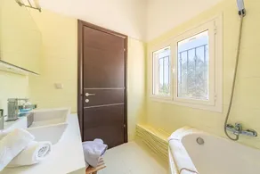 Villa 'Salvia' with Sea View, Wi-Fi and Air Conditioning - Image 4