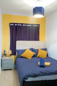 Gorgeous 3 bedroom cottage, 5 min from the centre, super fast wifi, paid parking - Image 5
