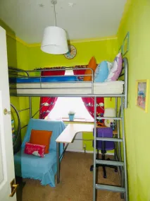 Clean & Cosy 3 Bed House with Free Pvt Parking - Image 5