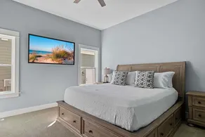 Gorgeous Vacay Home w Marina View Near the Beach - Image 5
