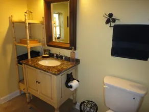 Aspen Suite: Cozy NC Mountain & Riverside Cabin Suite @ Roaring River Vineyards - Image 3