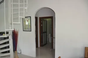 House with swimming pool - Image 2