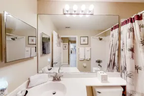 Oceanfront, 2nd-Floor Condo with Balcony, HDTVs, WiFi, AC & Shared Pool - Image 5