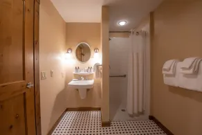 Wheelchair Accessible 2-Bedroom Condo - Slopeside condo - Image 5