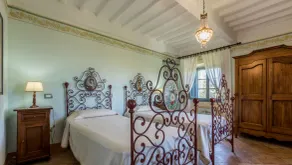 Splendid Villa for 12. Pool, outdoor Jacuzzi 25-hectare Park, Hunting, Fishing - Image 4