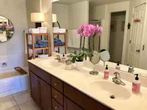 Réservez votre escapade d'automne dans ce magnifique condo lumineux - Image 3