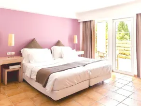 Stunning Lagos Villa | 10 Bedrooms | Villa Lacuna Deluxe | Private Pool & Jacuzzi | Algarve - Image 5