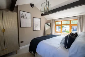Rainbow Cottage Spacious Detached Home, Hot Tub, Sleeps 7 - Image 4