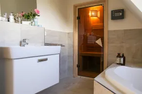 Luxus Reetdachhaus in Fuhlendorf mit Sauna - Image 2